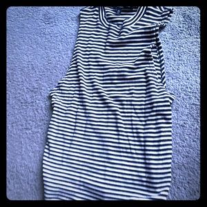 Summer sleeveless shirt